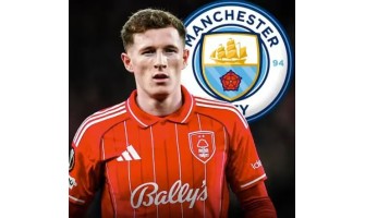 Manchester City har lagt inn et bud på 120 millioner pund for Nottingham Forest-midtbanespilleren Elliott Anderson.